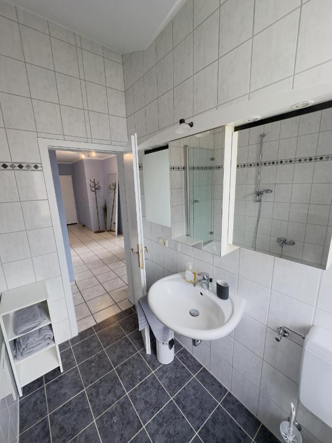 Ruhiges Juwel: Frisch Renoviert 100 Qm Apartment Julich Bagian luar foto